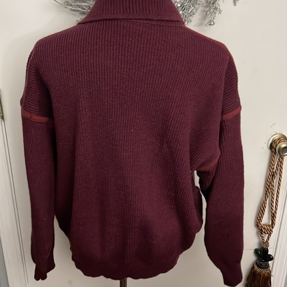 Sweater - Picture 4 of 5